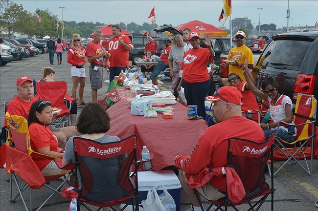 Some Chiefs fans indifferent about food violations at Arrowhead Stadium